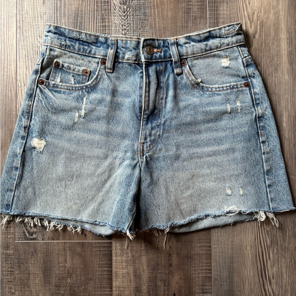 Classic High-Rise Light Blue Denim Shorts with Frayed Hem